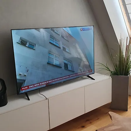 Modern Skarbowa Free Parking *